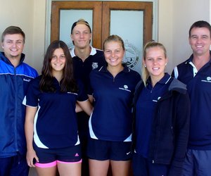 Staatmaker vrywilligers van Football Foundation